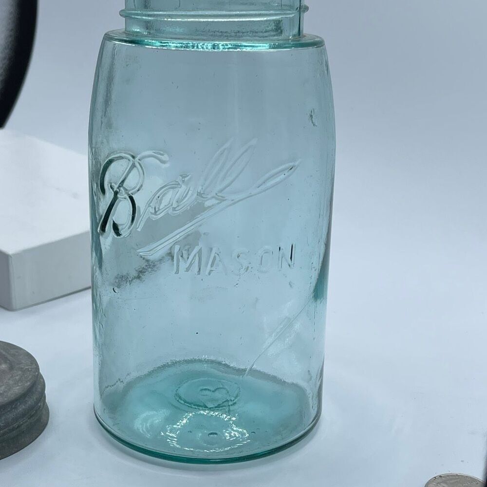 Antique Ball triple L Mason jar 1900-1910 (23) on bottom.
